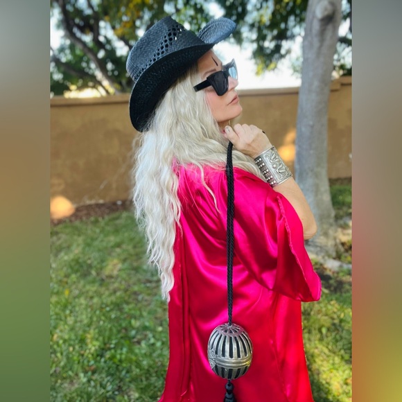 Gorgeous Indian Vintage tassel Bag - Picture 5 of 9